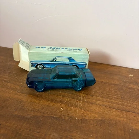 💚Avon Vintage 1964 Mustang Decanter - Picture 1 of 4